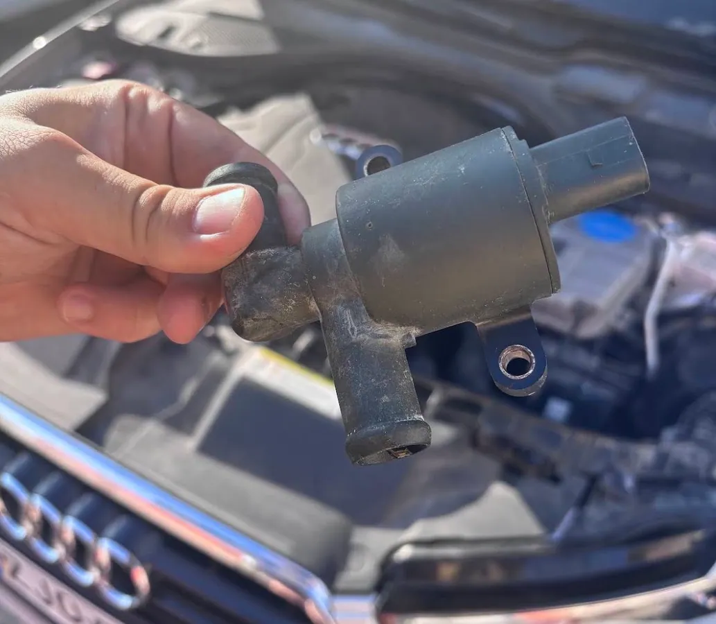 Audi A6 C7 2.0 TDI during CVT cooling-system repair · 1