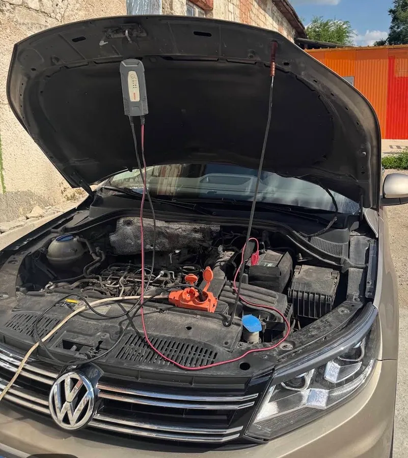 2013 Volkswagen Tiguan during VAS and ODIS module programming · 3