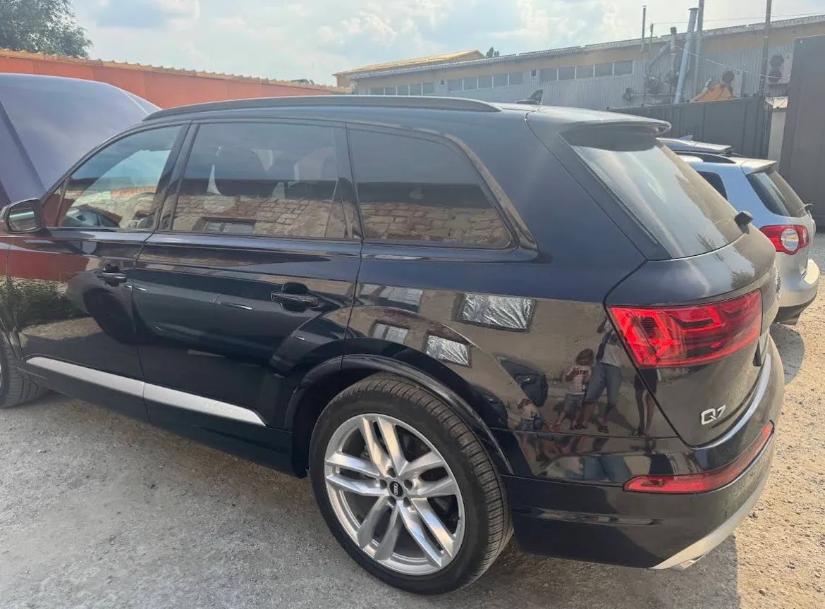 Alexei’s 2018 Audi Q7 3.0 TFSI after decarbonization at BRAVO MOTORS · 1