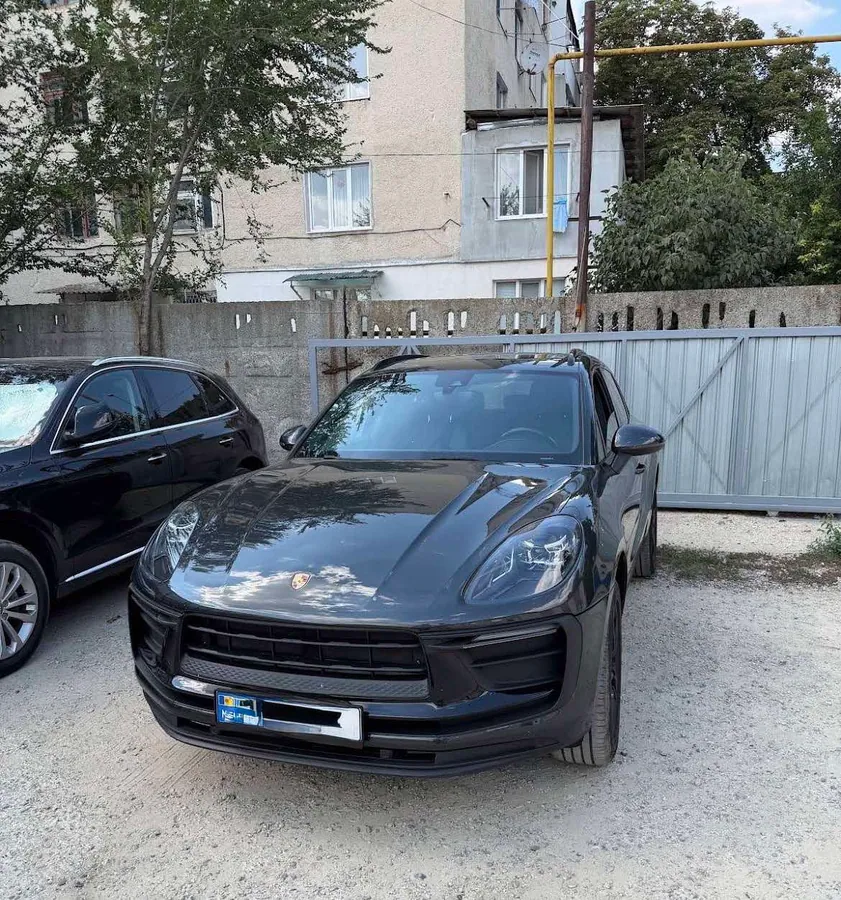 Dmitrii’s Porsche Macan 2.0 after service