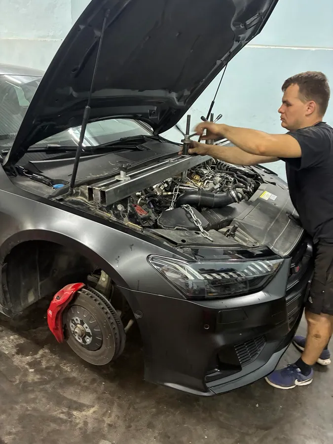 Tom Cruise’s car during technical inspection · 1