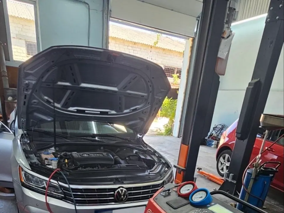 Заправка кондиционера VW хладагентом R134a