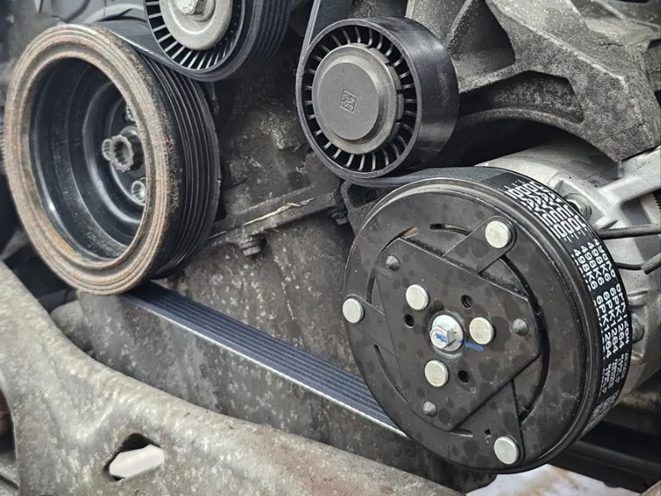 Auxiliary drive belt